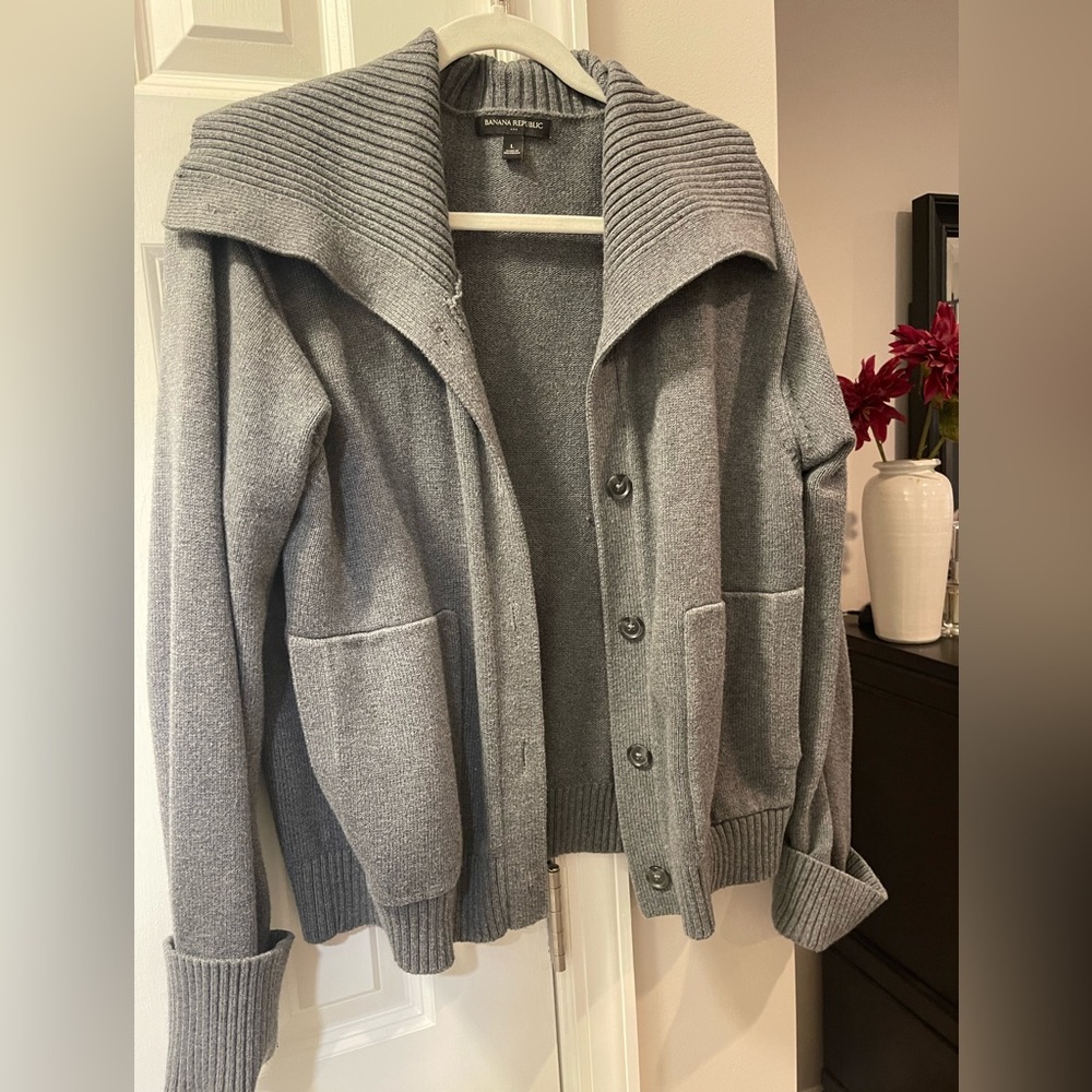 Banana Republic grey cardigan